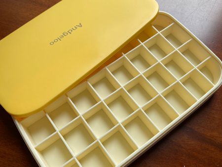 Andgeloo ice cube mold,Easy-Release Silicone & Flexible  Cube Trays with Spill-Resistant Removable Lid Fashion