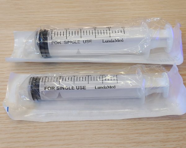 LundaMed 5ml Plastic Syringe with Measurement, No Needle Suitable for Refilling and Measuring Liquids, Feeding Pets Online now